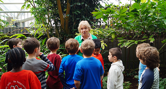 Volunteer Educator leading a tour